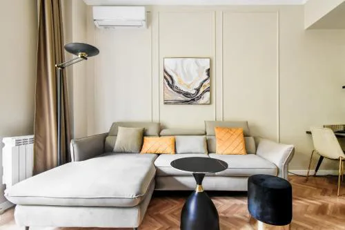 Designer 2BD Apt Near Alexander Nevski Cathedral by Flat Mаnager