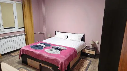 Fully Equipped Bright Apartment Close to Transport