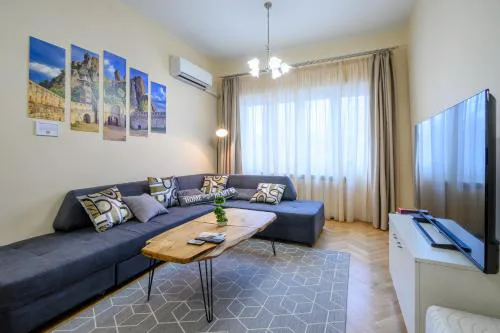 Grand Luxury Condo by NDK and National Stadium with Free Parking