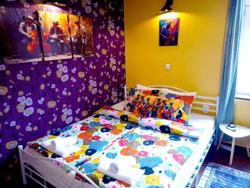 Jazzy Art Home - Top Center - plus Free Vouchers