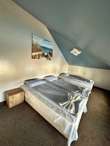 Julia rooms