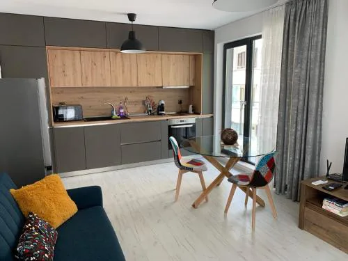 Kirmini apartment