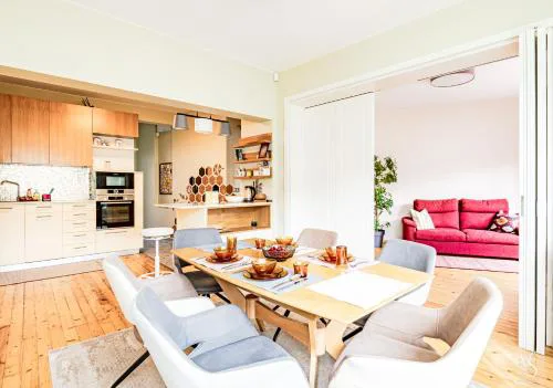 Luxury And Spacious Apartment at the Hearth of the City