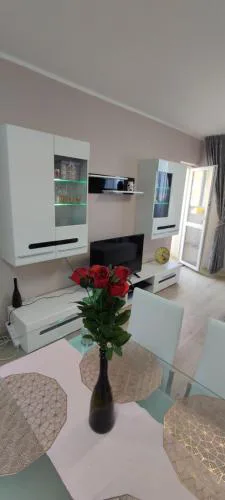 Luxury and stylish apartmen, metro station Obelya