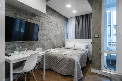 Luxury Studio Silver by Flat Mаnager