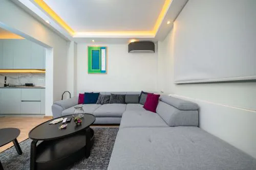 Modern 2BR in the Heart of the City