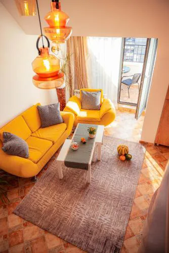Pumpkin Spiced Suite with Own Parking and Office Setup