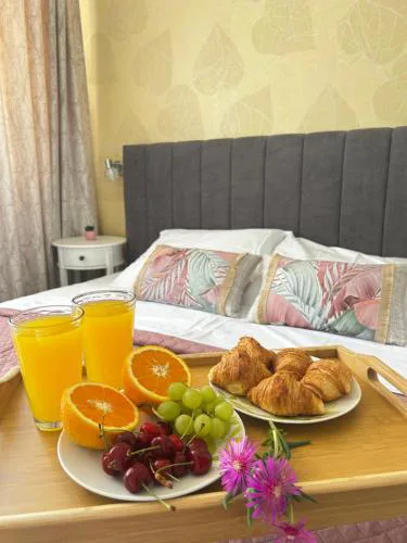 Rea Flora - Cozy Stay With Free Parking