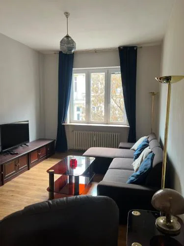Spacious artsy apartment