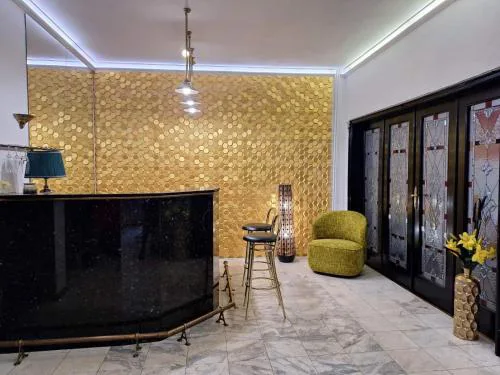 TOP CENTER spacious apartment with free parking