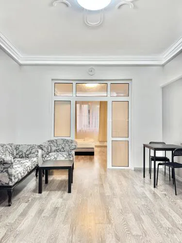 Top City Centre 1BDR Apartment next to Theater Tear and Laughter