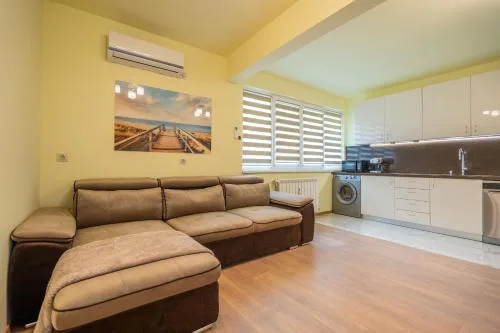 Top Location Central New & Spacious 3 BDR apt Medical Academy