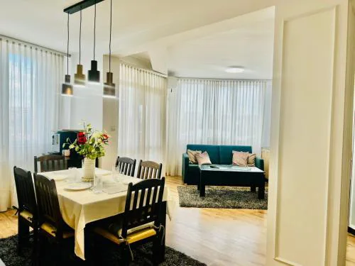 Urban Glow Apartment near Metro Station