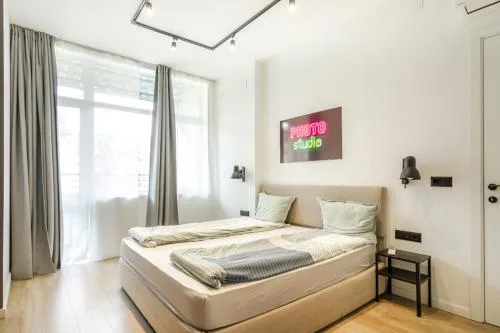 Viral 2 BR Photo Studio Loft