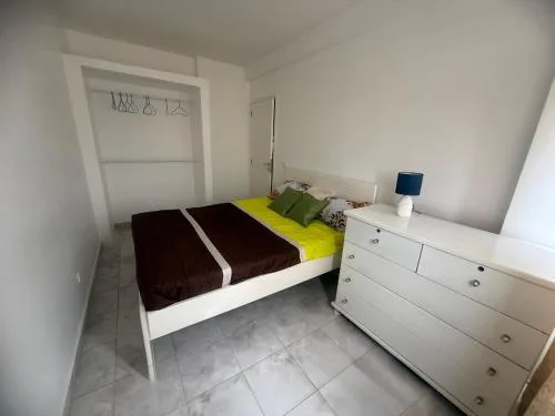 Single & double Room for women only & Breakfast