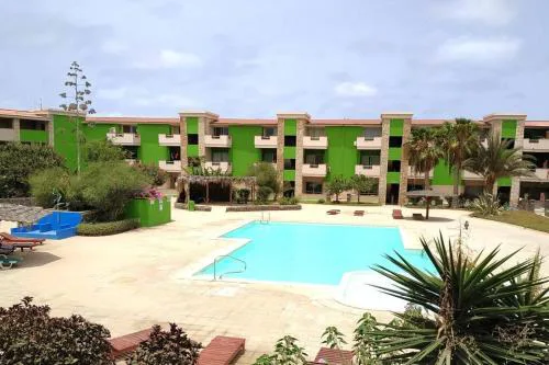 Cozy Apartment with Pool, near Beach and Center