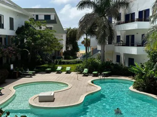 Leme Bedje Two bedroom - By Bobbywashere