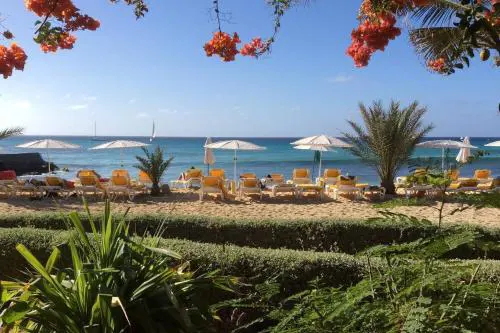Oceanfront Apt 4 Porto Antigo II
