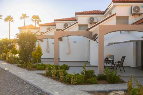 Row 7 Holiday Homes