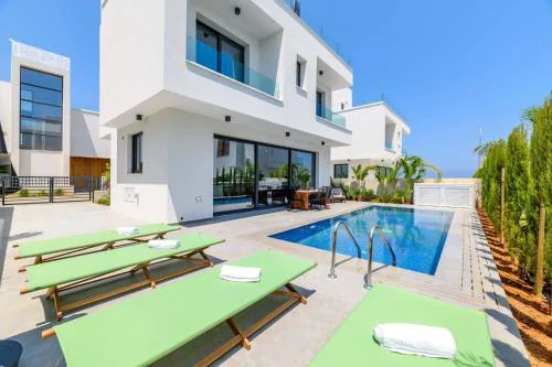 By The Beach Nova Seaview Villa
