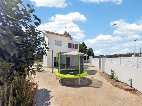 Chris Family Villa - Walk to Fig Tree Bay