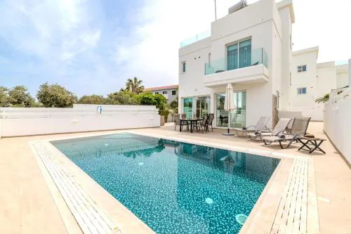 Green Bay Villa #14