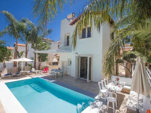 Holiday Home 3-Schlafzimmer-Luxusvilla mit Pool und teilweise Meerblick by Interhome