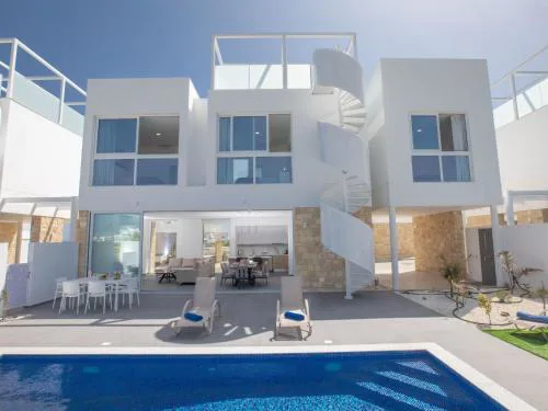 Holiday Home Ferienvilla Vie Bleu mit großem Pool by Interhome