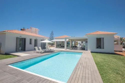 Leda Villa