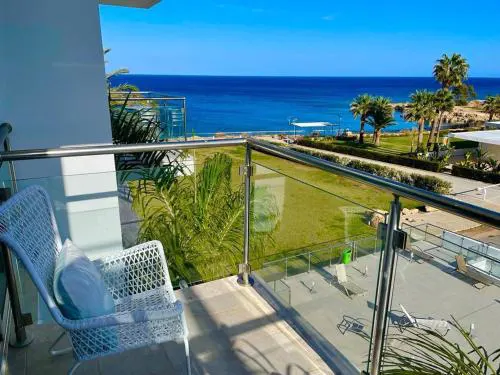 MagesticView seafront apartment