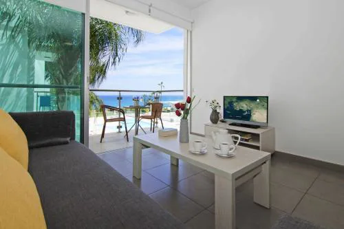 Niovi - Coralli Beachfront Apartment