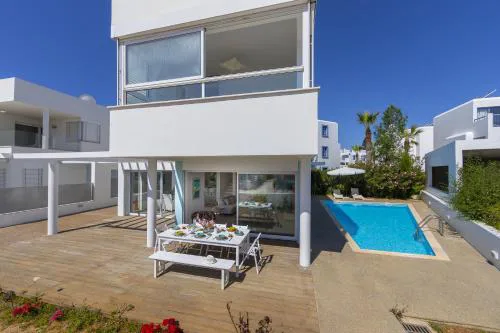 Oceania Villa