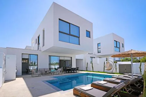 Princess Zena Luxury Villa - Large Pool