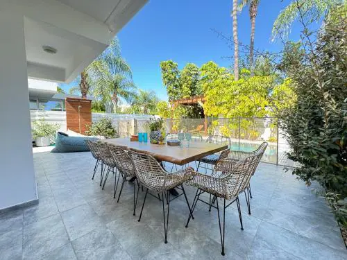 Serenity Family Villa - 5 min walk to Beach