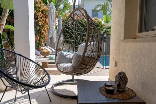 Stylish & Picturesque Oasis Anthorina 2