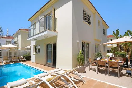 Villa Artemis - 30m from Pernera Beach