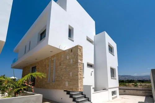 Sea Point Villas Coral Bay Private Pool villas near Beach 3 and 5 Bedrooms in 1 complex