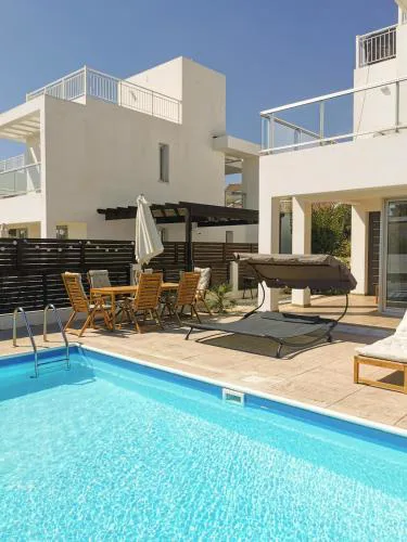 Seaview Villa Coral Bay with pool