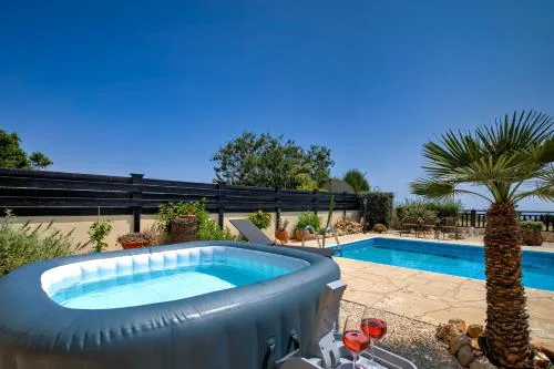 Seaview Villa in Peyia | Private pool & jacuzzi by VICHY Holidays