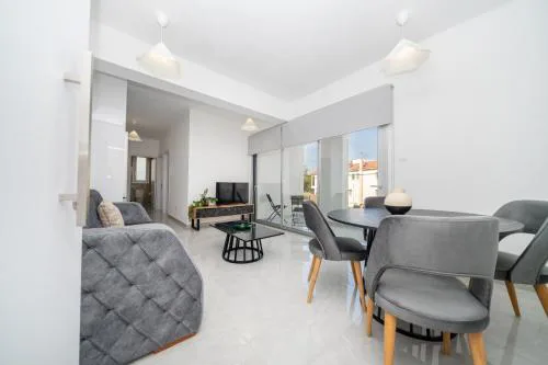 New 2 bedroom flat in Aglantzia