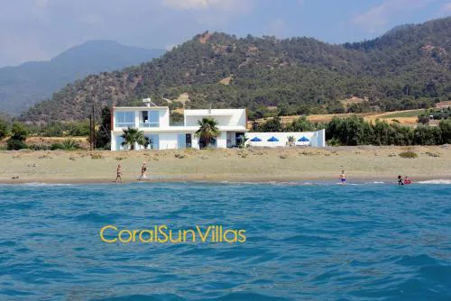 Blue - Beach Front Spectacular Villa Sleeps 10