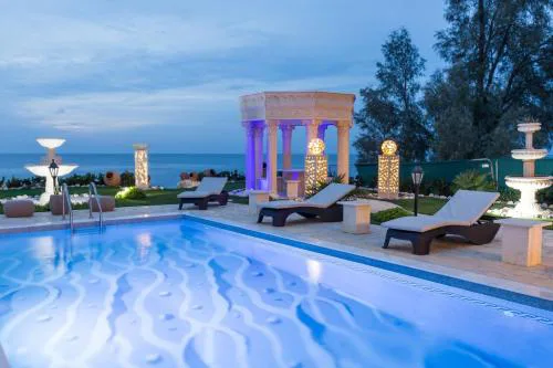 Luxury Beachfront Villa with a Pool