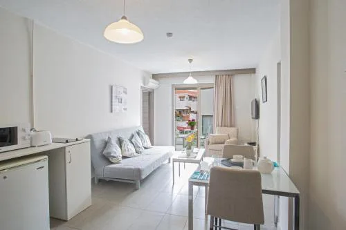 Ayia Napa Holiday Apartment So8