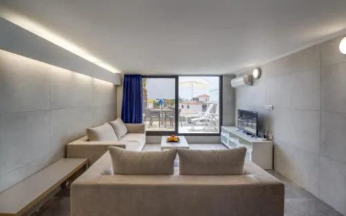 Gevoni Deluxe Suites