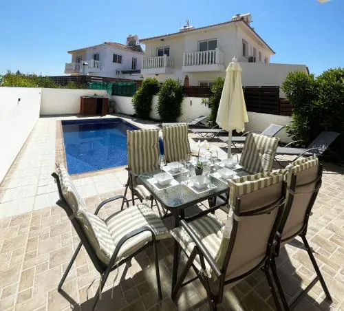 Nissi Beach Golden Villas