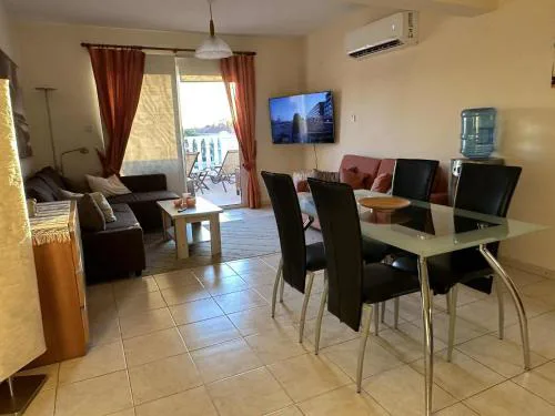 Nissi Golden Sands Lome