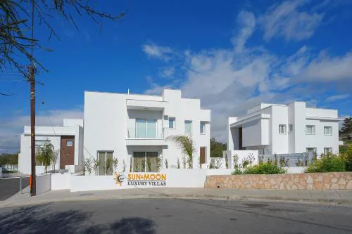 Sun and Moon Luxury Villas Ayia Napa