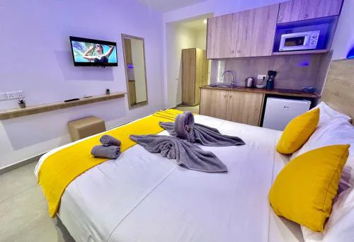 Sun Plaza Suites - Adults Only