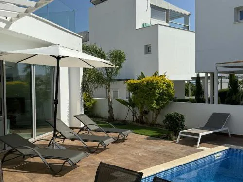 TooCoool Villa - Elite Sea Breeze