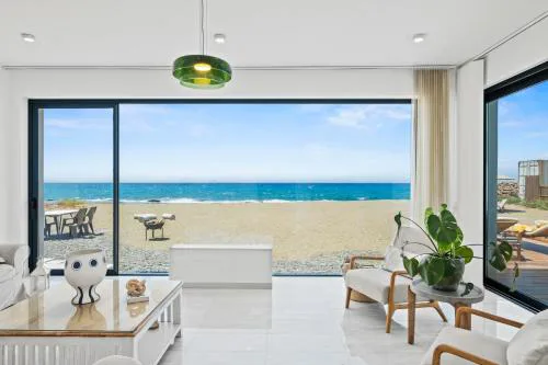 Blue Iris Luxury Beach Villa by Nomads - Steps to Beach